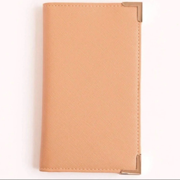 Amelia Travel Wallet - Picture 1 of 5